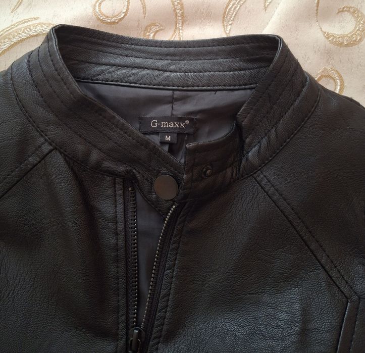 Дамско кожено, вталено манто черно