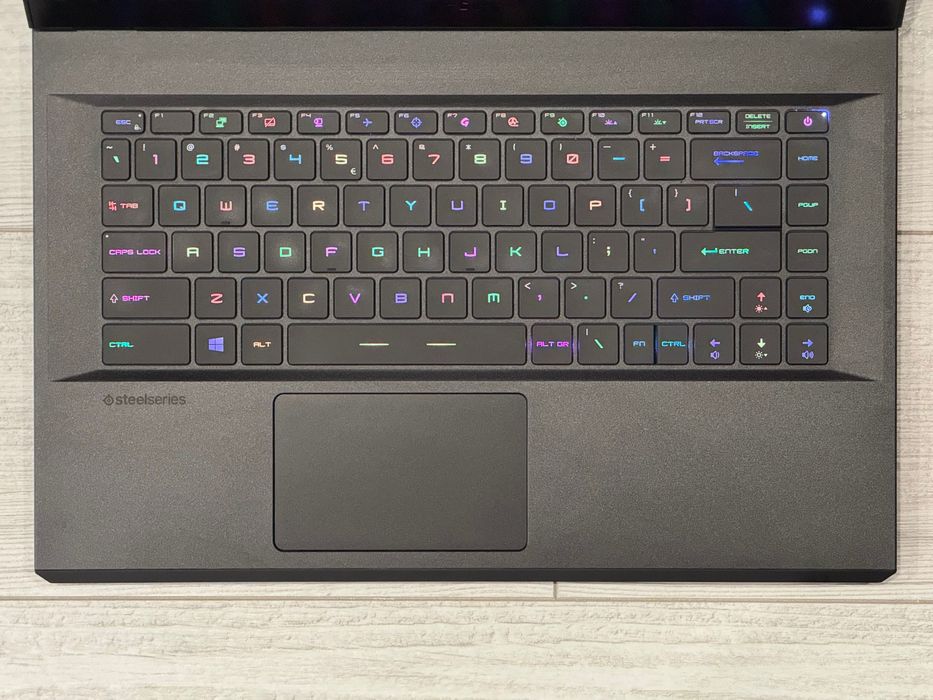 15.6 IPS 144hz/RTX 3070 8GB / i7 / 16GB рам /SSD/ Hi-Res Audio