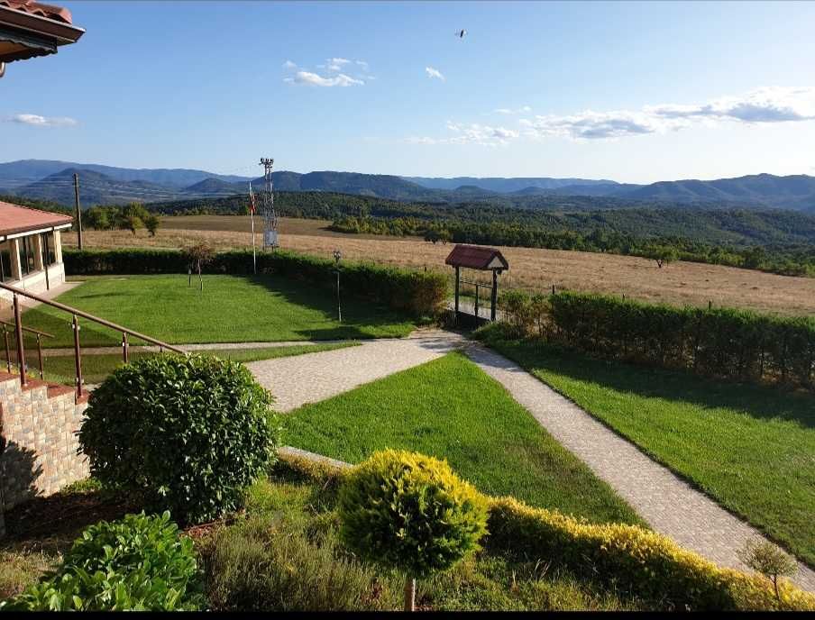 Продава се Къща в Елена - 860 кв.м за 1779 €/кв.м - Снимка #2