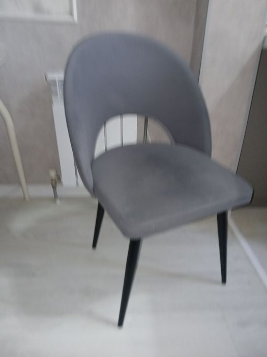 Стулья 50 тысяч  за  4 штуки