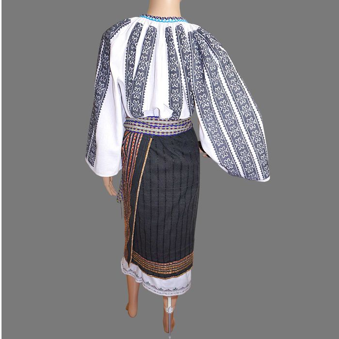 Costum popular autentic vechi din Muntenia, port popular cu fota M-L