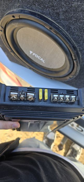 Subwoofer focal cu stație jbl