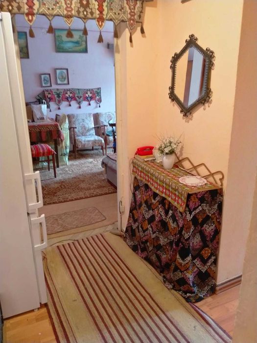 Vând apartament cu 3 camere, baie, bucătărie, balcon și pivniță de 64 metri pătrați, Ocna Mureș