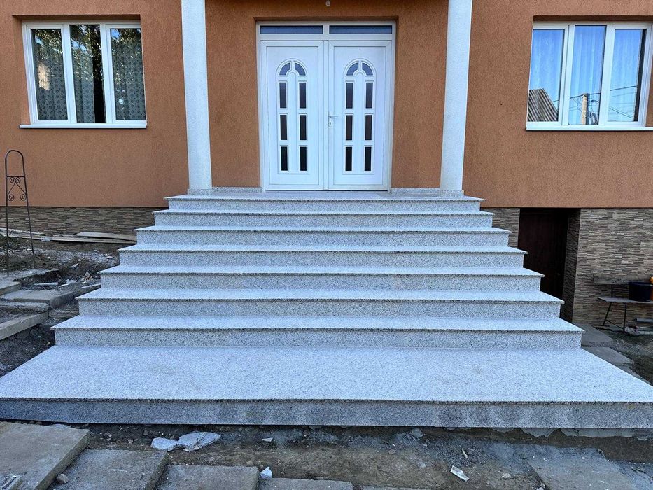 Granit fiamat  pentru scari exterioare