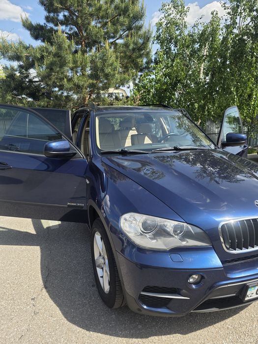 Продам BMW X5 2010г