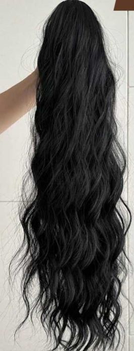 Нова кафява ,черна  и русоомбре опашка с щнола.Има бройки.