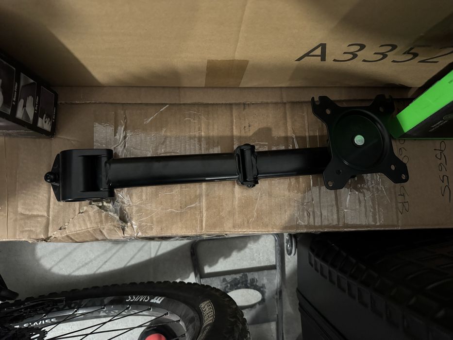 Arctic Z1 Basic стойка за монитор