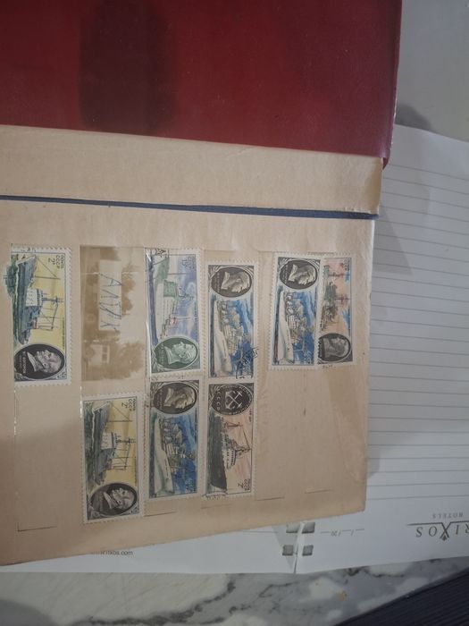 Продам альбомы с марками