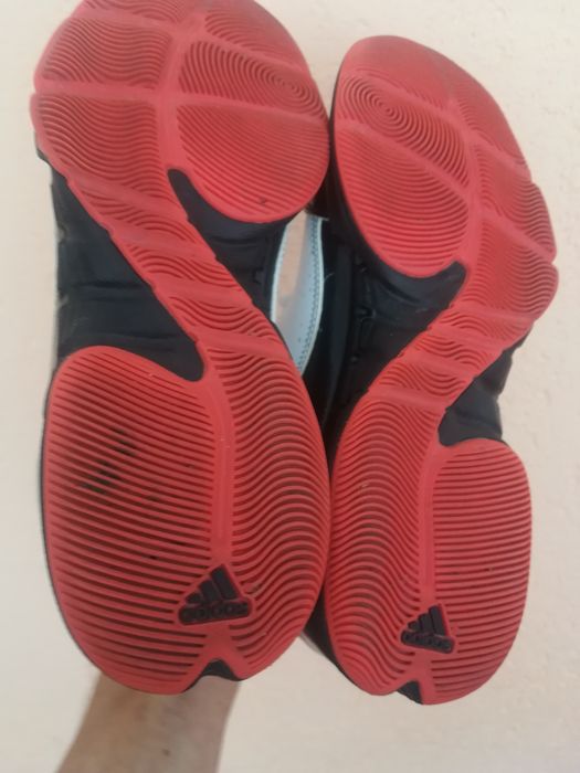 Bascheți Adidas nr 41 bărbați