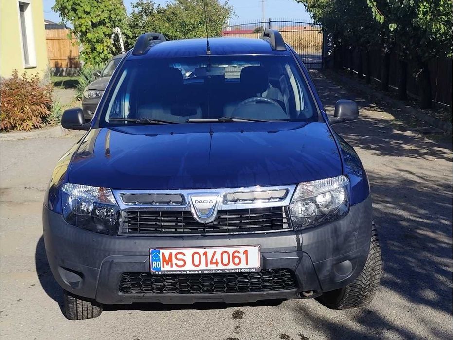 Vand Dacia Duster 1.6b 4x2 an 2011 147.000 km 77 kw manuala 5+1 trepte  TVA inclus deductibil