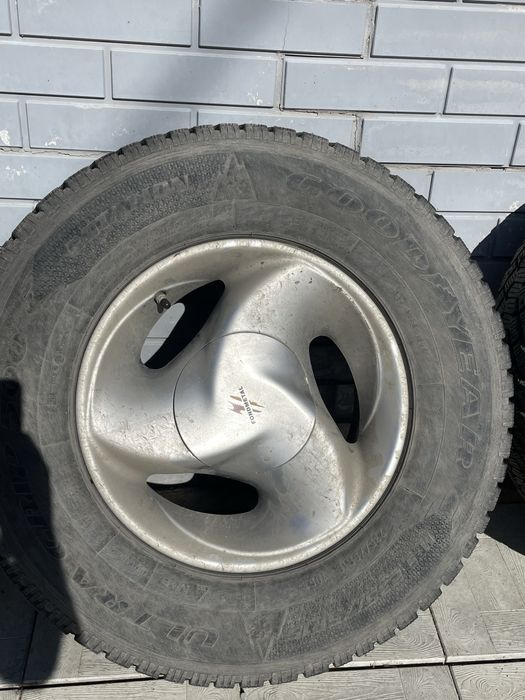 Продам 4 диска на хорошей зимней резине