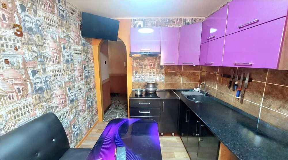 а Продам 3 комнатную УП 5 микрорайон Металлургов