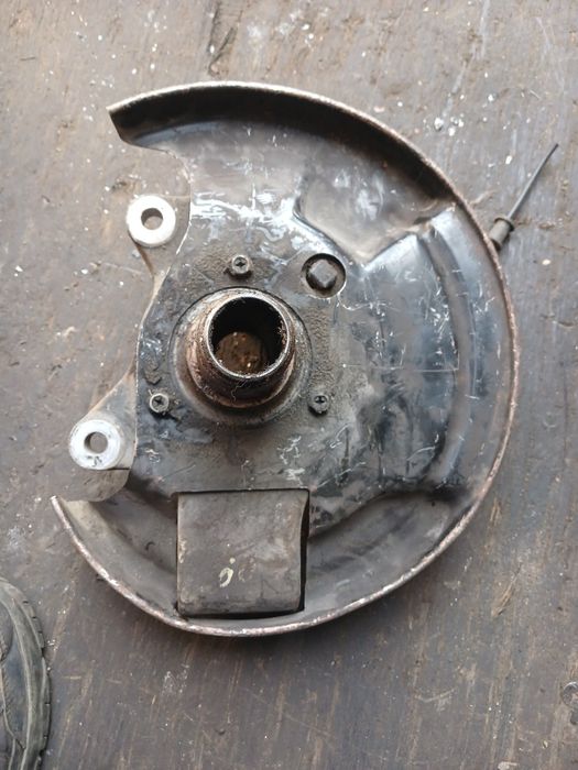 Цапфа Sang Yong Rexton левая