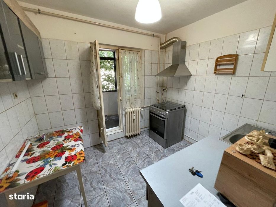 Apartament 3 camere, etaj 1/4,2 bai,69 mp, centrala,bloc 1981-Militari