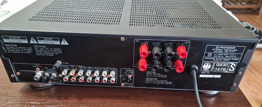 Pioneer SX 777 functional,stare buna estetic 8,5/10, fara interventii, din colectia personala Nu ma ocup cu cumparari si revanzari.