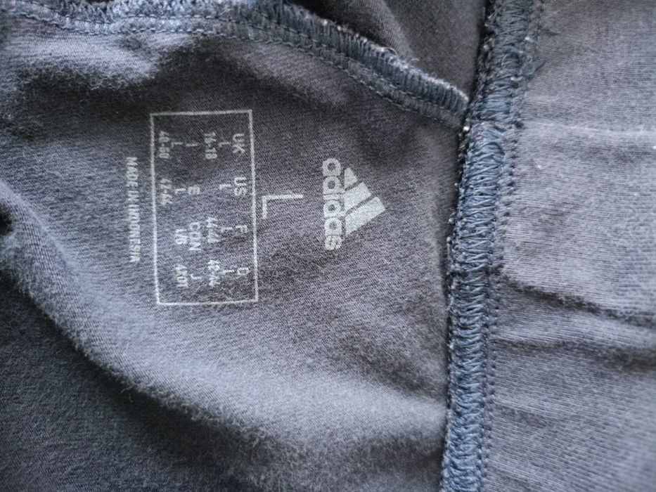 Vând colanți dama Adidas, produs de calitate superioara mărimea L.