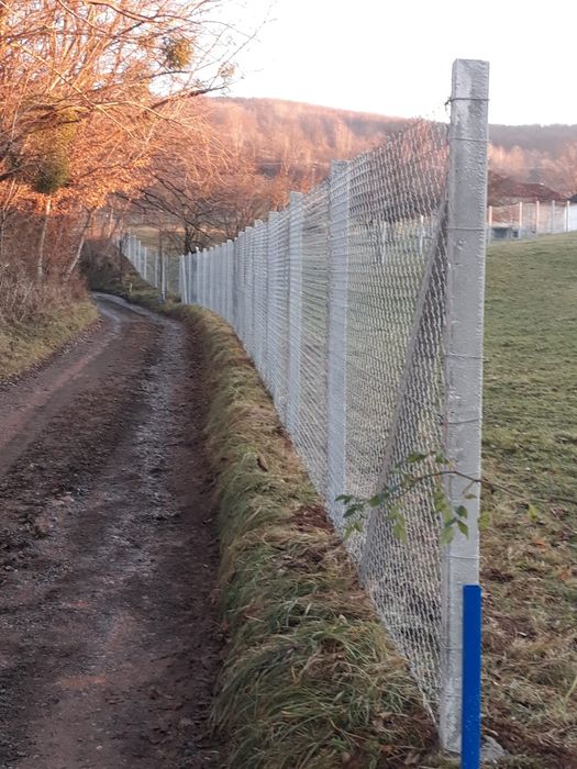 Imprejmuiri terenuri cu plasa de gard