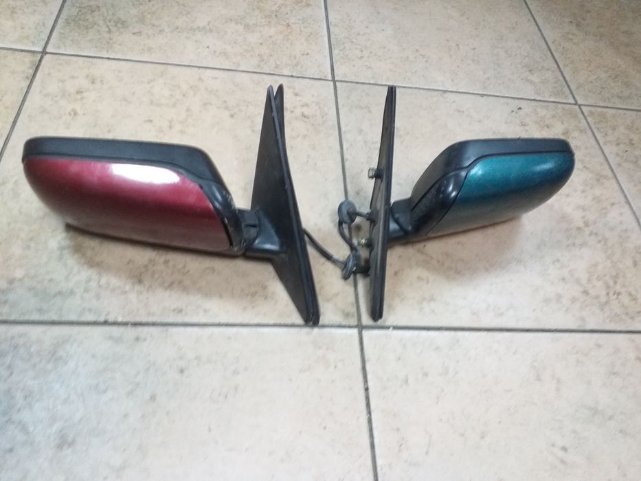 На БМВ 36 бокавые зеркола пара