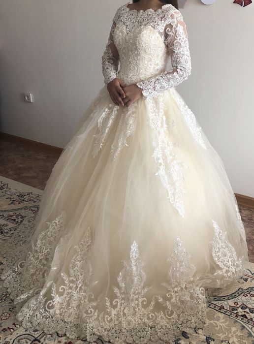 Продаю срочно свадебное платье