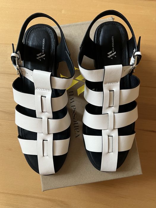 Vanessa Wu кожени сандали 39