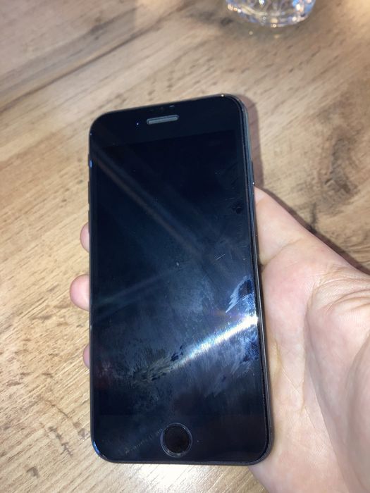 iPhone se 2020 бир кул ишлатилган