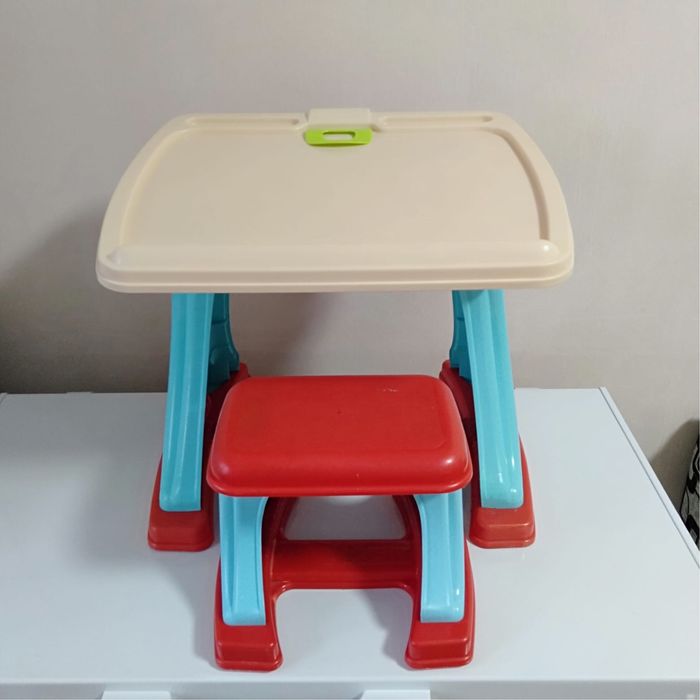 Детский столик