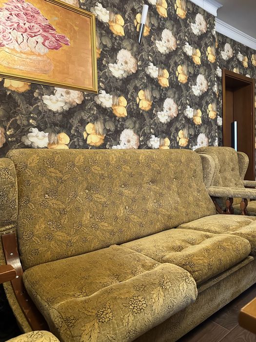 Холова гарнитура – класически стил, много запазена – 250€