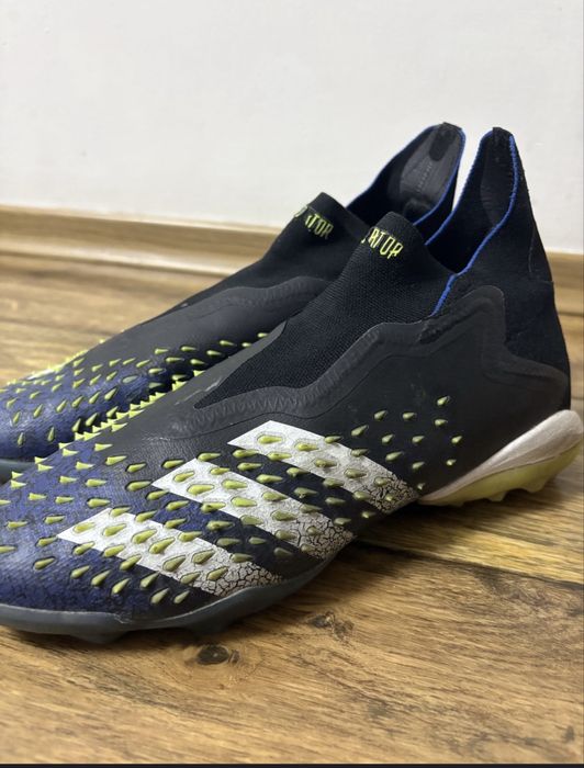Сороконожки Adidas Predator