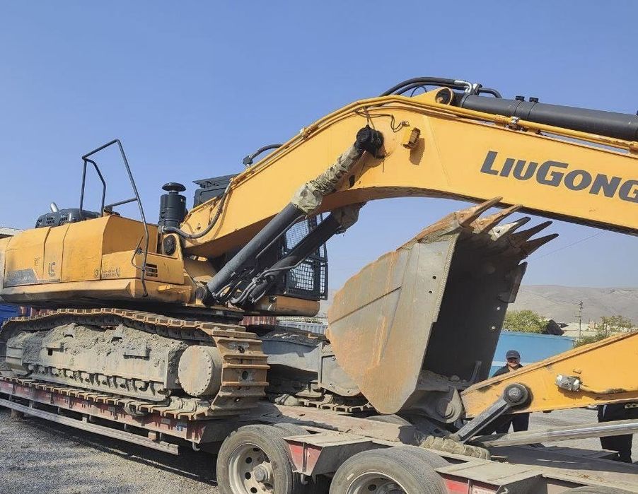 Экскаватор аренда - 2.2 куб Услуга гусеничного экскаватора 942