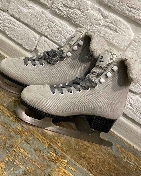 Коньки до девочки