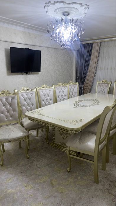 Стол стулья состояние новый