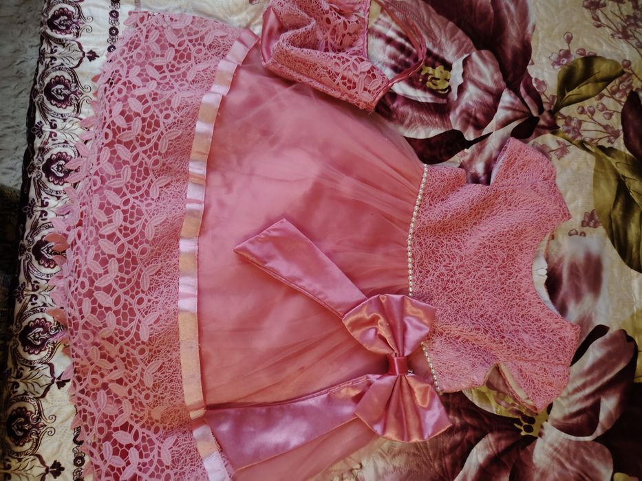 Продам платье на девочку