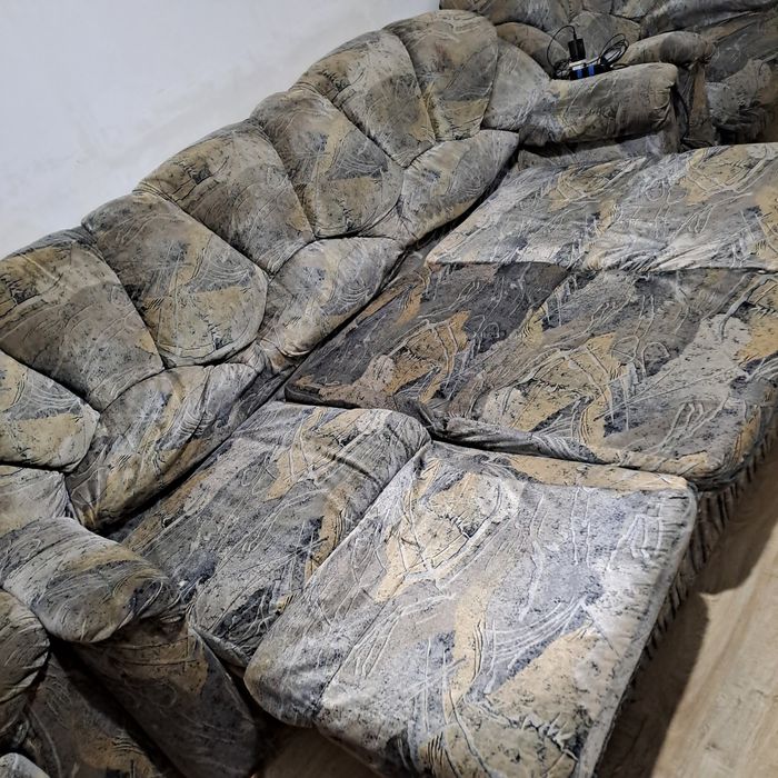 Диван кровать,кресла2 шт,раскладной,прочный,мягкая.