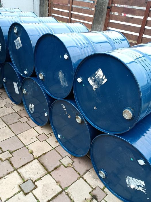 Butoaie tablă 220 litri.