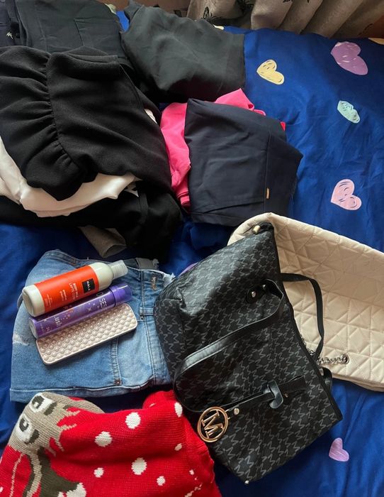 Donez haine de dama/ copii / bărbat