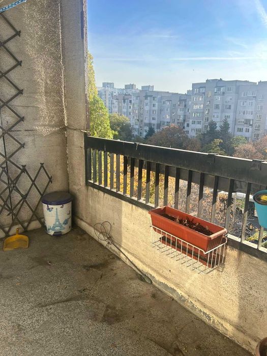 Двустаен апартамент в ж.к. Люлин 3