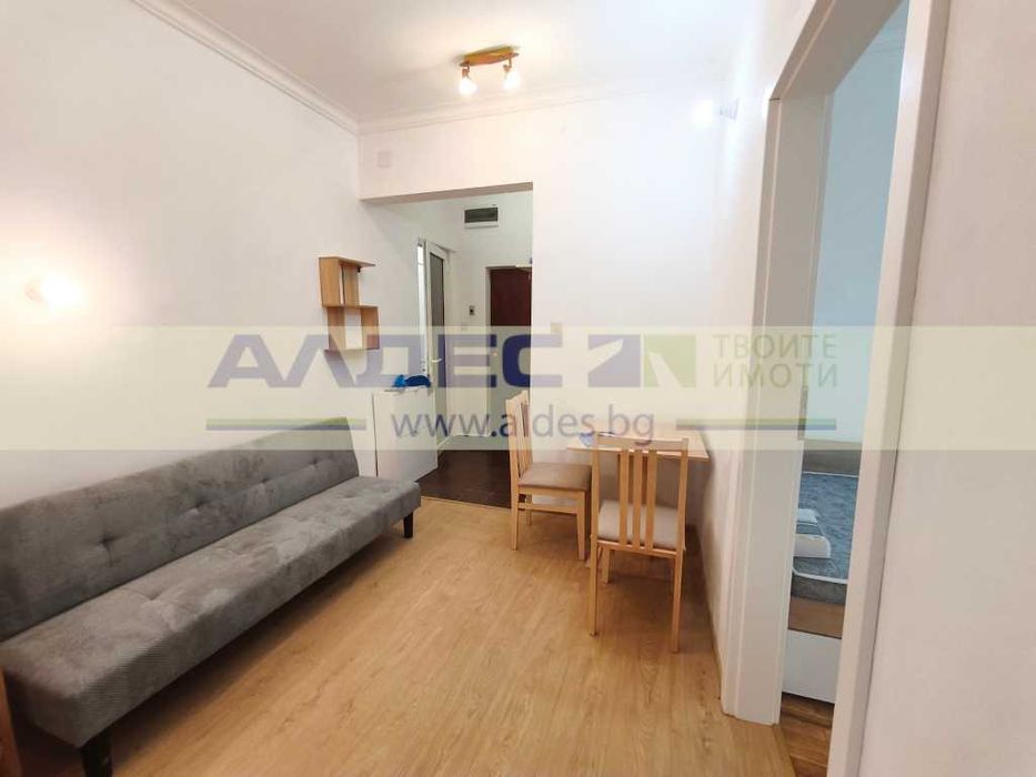 Дава се под наем Тристаен апартамент в София, Център - 62 кв.м за 847.62 € - Снимка #1