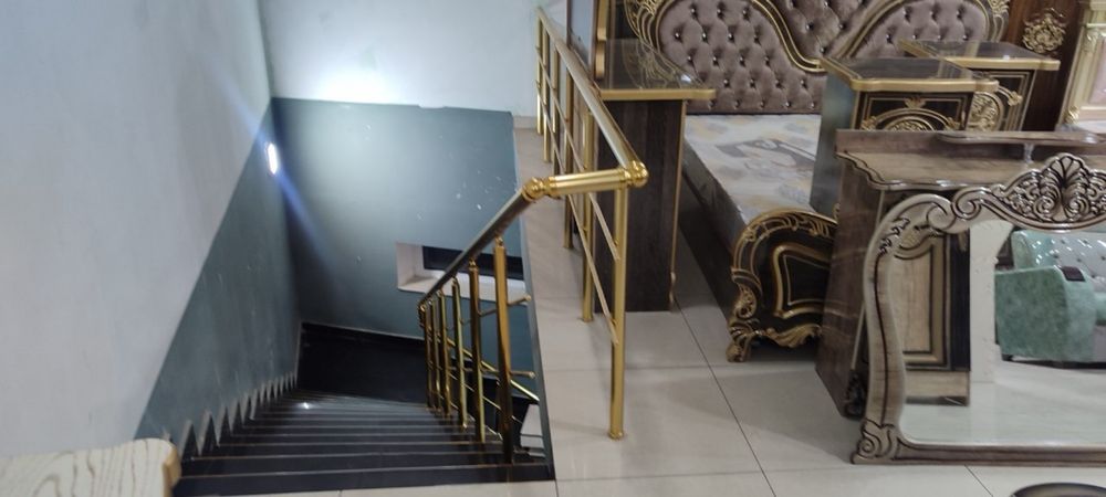 Firdavs binosi sotiladi