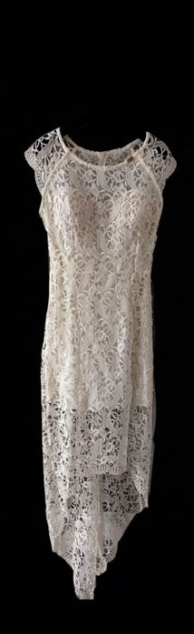 Продам платье на девушку из кружева!