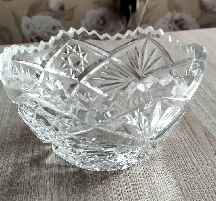 Продам хрустальные вазы