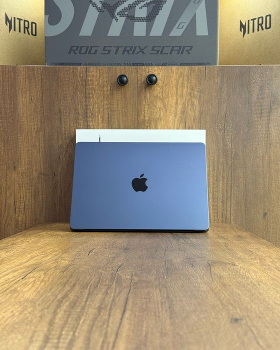 Ноутбук Apple MacBook Air 13 • 8GB • M3