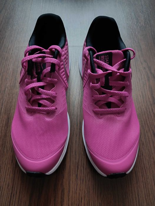 Adidași Nike 37.5