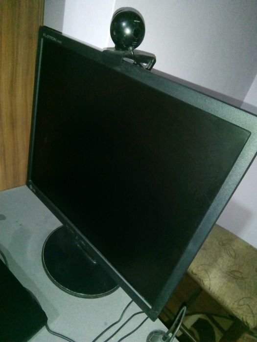 Монитор LG L1942S