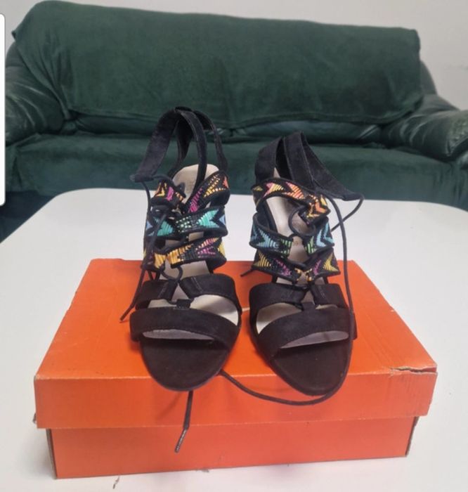 Sandale Bershka, marimea 39