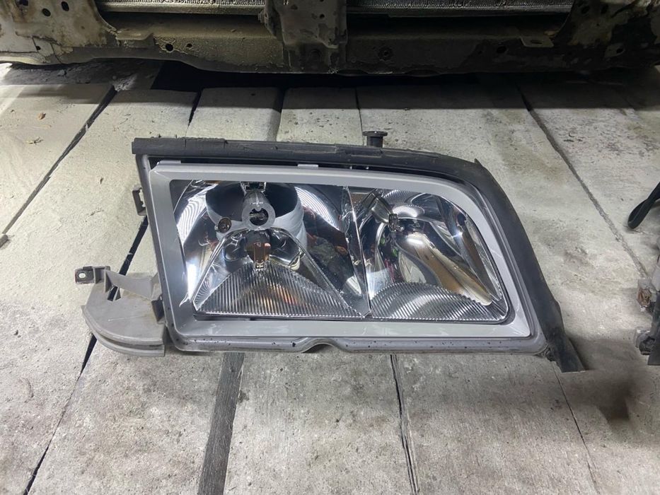 Продам фары Mercedes W202