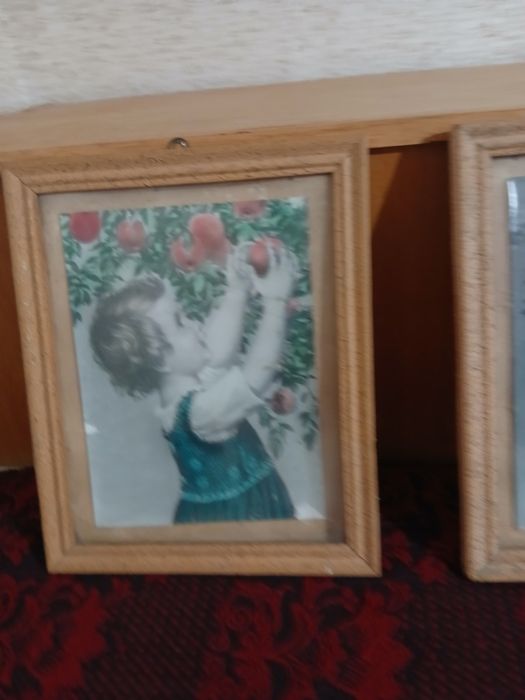 Картини от соца в рамка