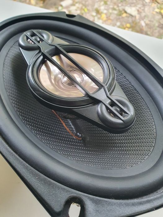 Difuzoare auto AKAI