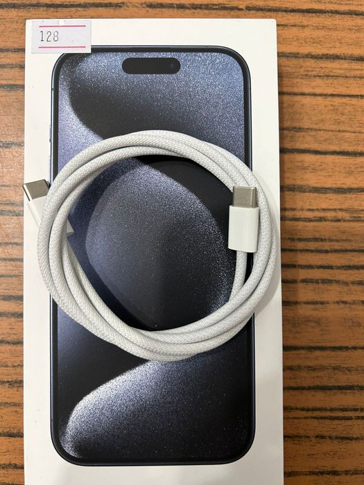 продаю Iphone 15 pro 128 Gb,