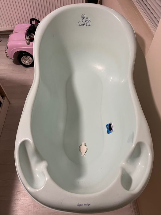 Вана за бебе със стойка