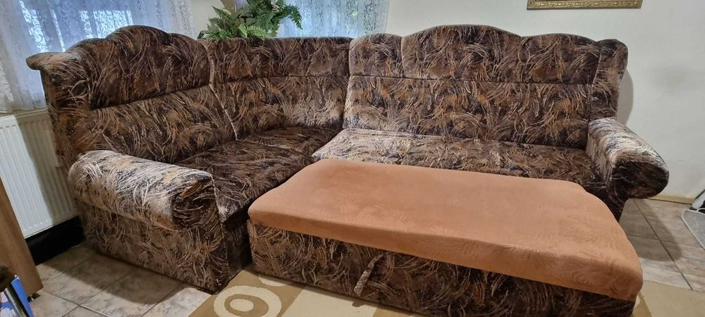 Vȃnd colțar de sufragerie din catifea, extensibil.